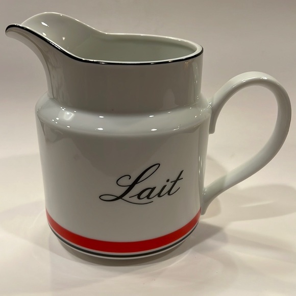 3/$30 LAIT Pitcher French Bon Appetit 32 oz Milk Pitcher Black Red Fine China - Picture 1 of 6